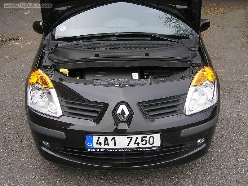 I přes vyšší stavbu karoserie je vůz překvapivě stabilní v zatáčkách, když se minimálně naklání.