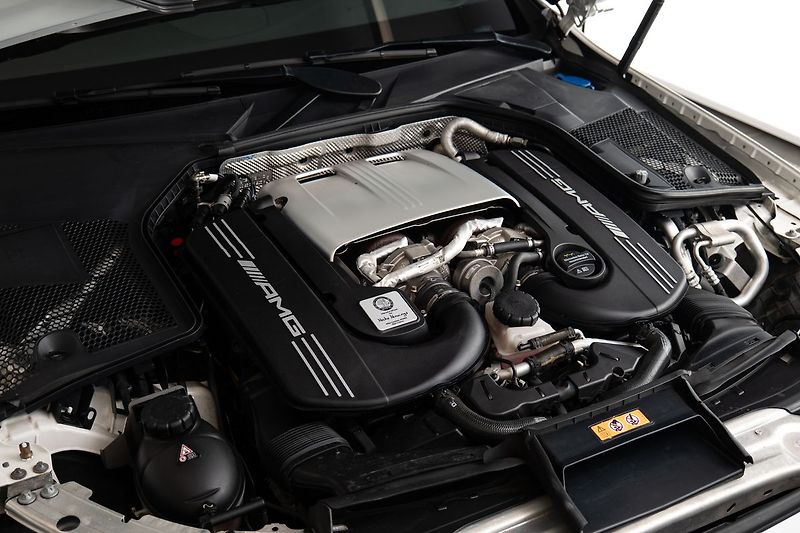 Mercedes-Benz Třídy C Burmester/Pano - fotka 17 z 19