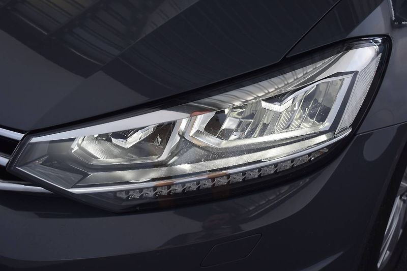 Volkswagen Touran (2023) 2.0TDI 110kW Panorama,DSG - fotka 24 z 24