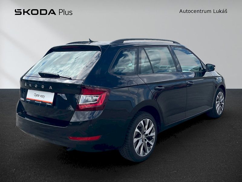Škoda Fabia (2022) Ambition Plus 1.0 TSI DSG Navi - fotka 2 z 33