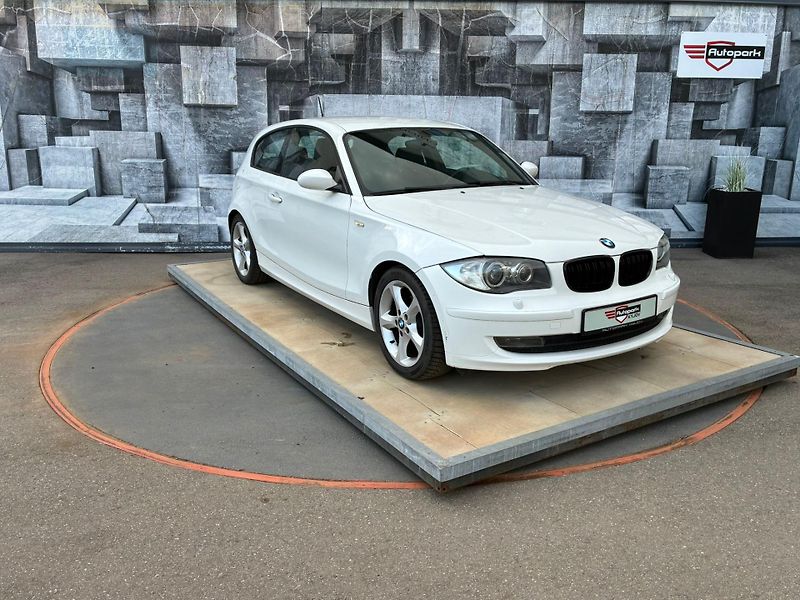BMW Řada 1 (2008) 118D, 105KW - fotka 1 z 20
