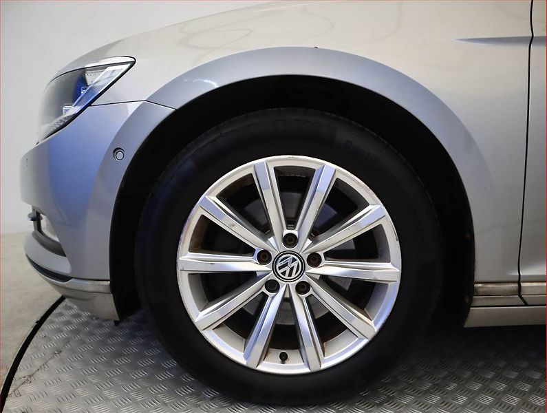 Volkswagen Passat (2016) Highline 2.0 TDI, Automat - fotka 13 z 17