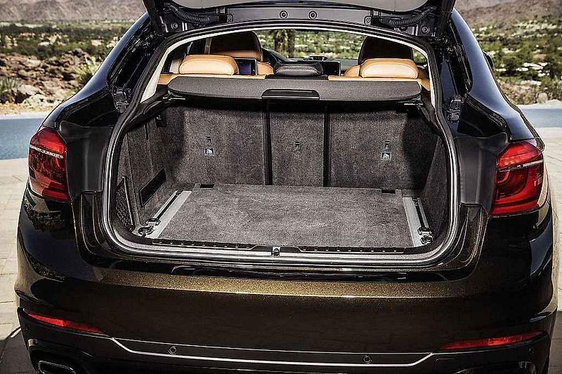 BMW X6.