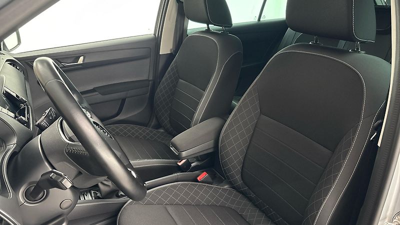 Škoda Fabia 1.0 TSI Ambition Combi - fotka 15 z 24