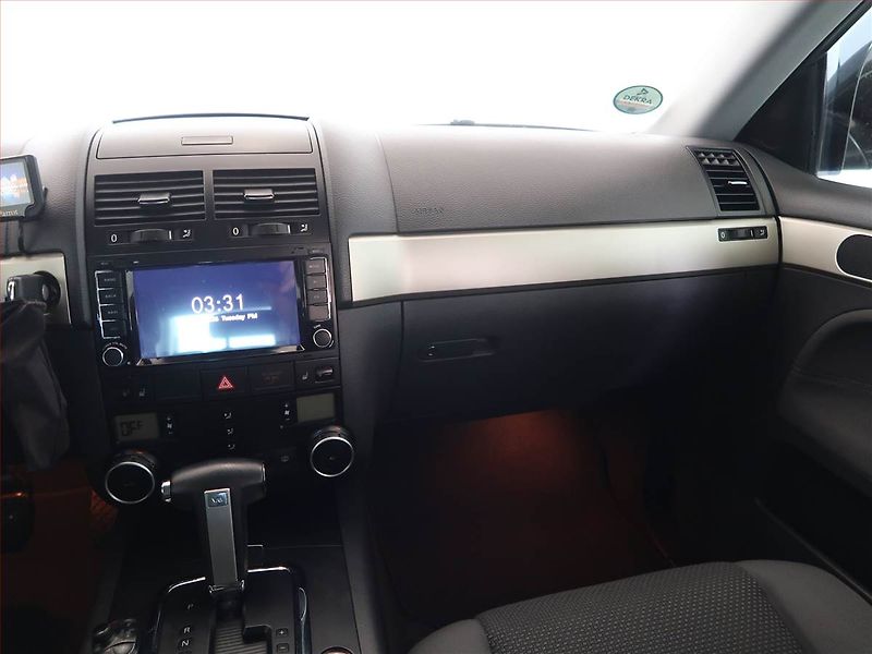 Volkswagen Touareg (2008) 3.0 TDI, 4X4, Automat, Navi - fotka 8 z 17