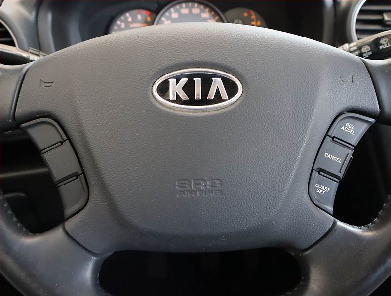 Kia Carens (2007) 2.0 CRDi, po STK, Tažné - fotka 13 z 17