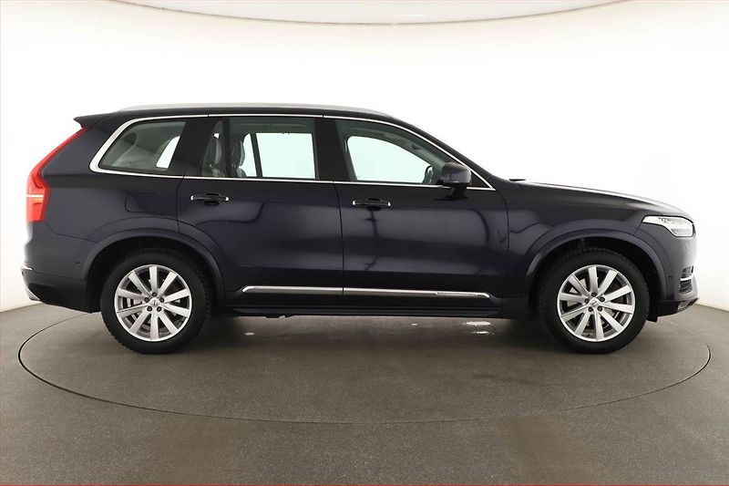 Volvo XC90 (2016) D5 AWD - fotka 6 z 19