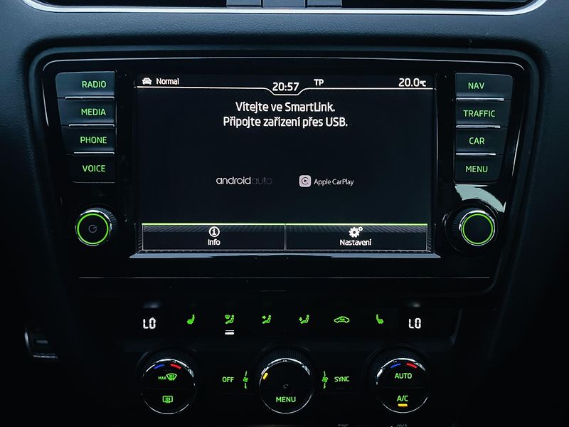 Škoda Octavia 2.0TDI VRS AUTOMAT SENZORY LED - fotka 40 z 45