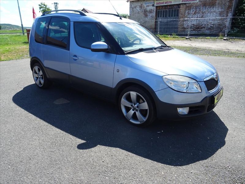 Škoda Roomster 1,6 Scout 77 kW - fotka 2 z 25