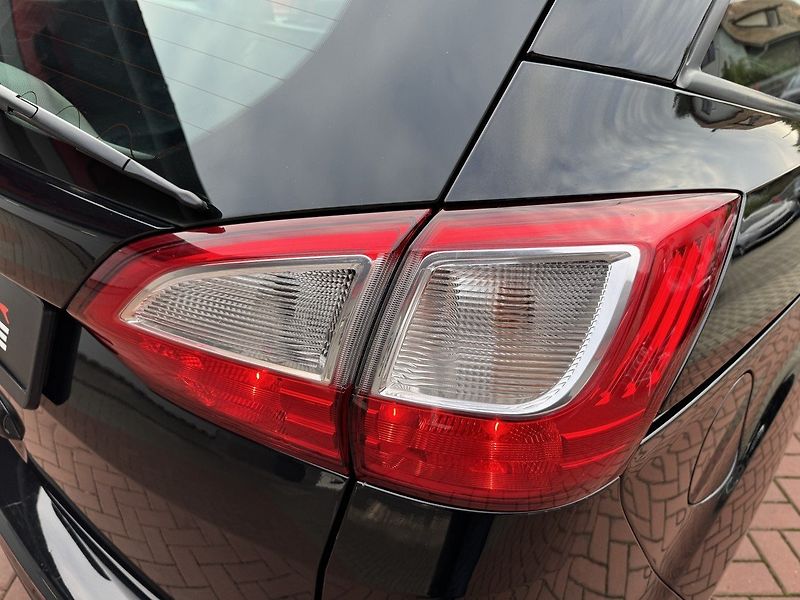 Ford Grand C-MAX (2011) 1.6i Ti-VCT Klima Winter Paket - fotka 37 z 49