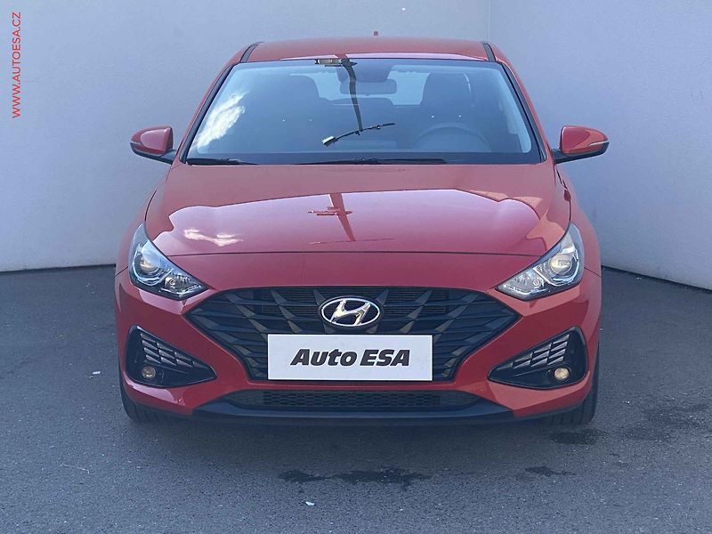 Hyundai i30 (2023) 1.5 DPi, 1.maj,ČR, servis - fotka 2 z 18