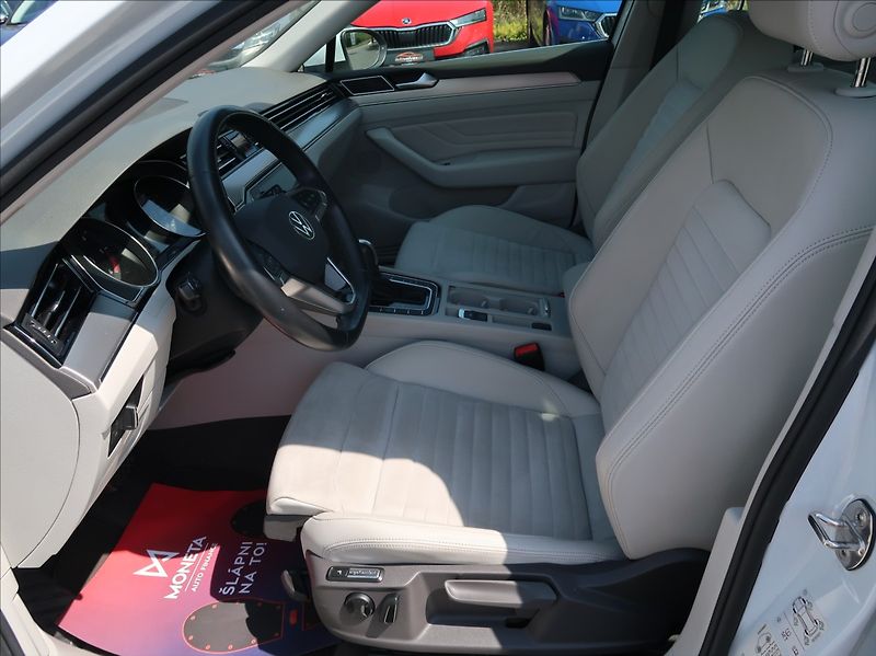 Volkswagen Passat 2,0 TDi,110kW,1majČR,Elegance - fotka 12 z 24