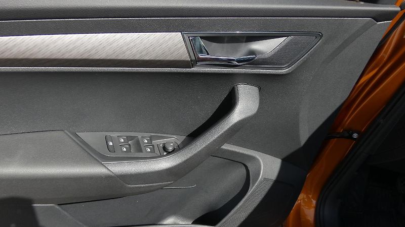 Škoda Karoq 1,5 TSI DSG Style - fotka 9 z 22