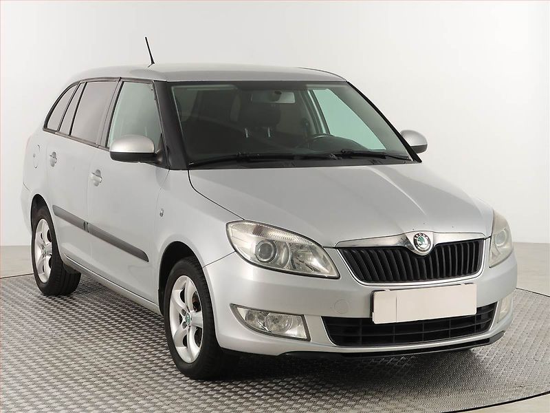Škoda Fabia (2012) Ambiente 1.2 TSI, po STK - fotografie inzerátu