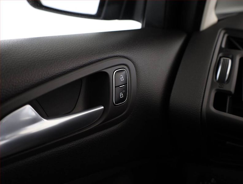 Ford C-MAX (2018) Trend 1.0 EcoBoost, Serv.kniha - fotka 16 z 18