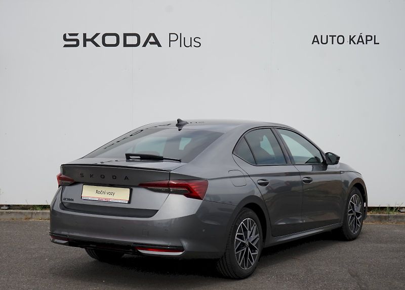 Škoda Octavia (2025) TSI 110 kW Sportline - fotka 2 z 34