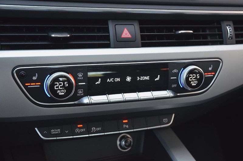 Audi A5 (2019) 2.0 TDi 140kW AT / Bi-XENON - fotka 27 z 36