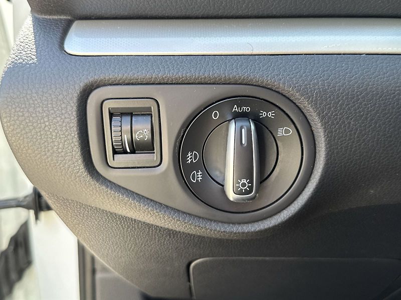 Seat Alhambra (2014) 2.0 TDI DSG Style - fotka 12 z 31