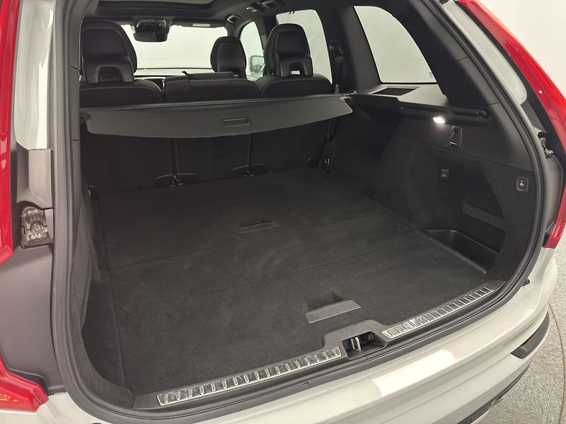 Volvo XC90 B5 AWD R-DESIGN AUT - fotka 5 z 53