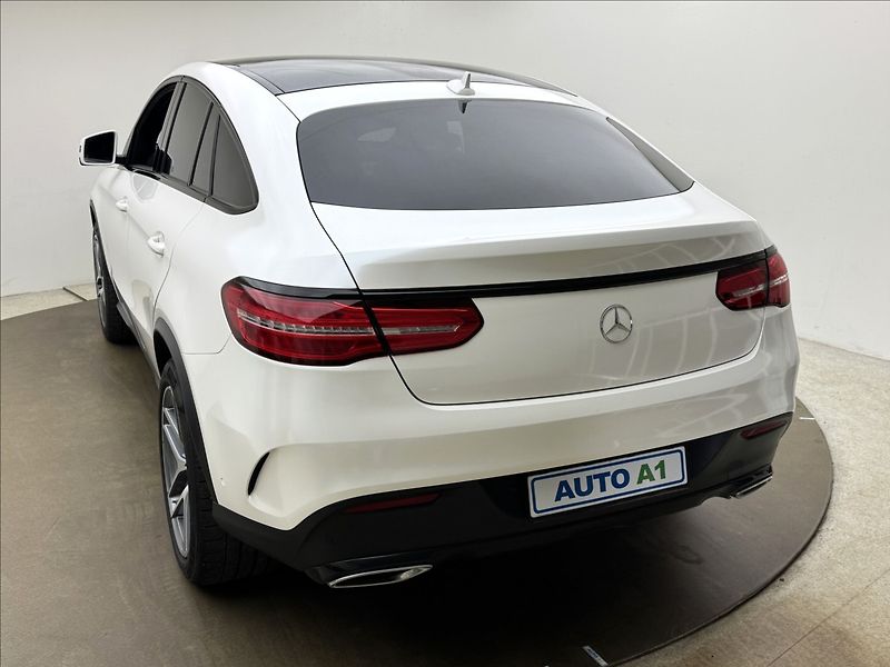 Mercedes-Benz GLE 3,0 AMG 4X4 LED DPH PANO TAŽNÉ - fotka 6 z 46