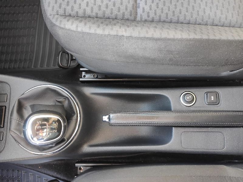 Škoda Fabia (2013) AMBIENTE 1.2 TSI 63 kW DPH - fotka 18 z 27