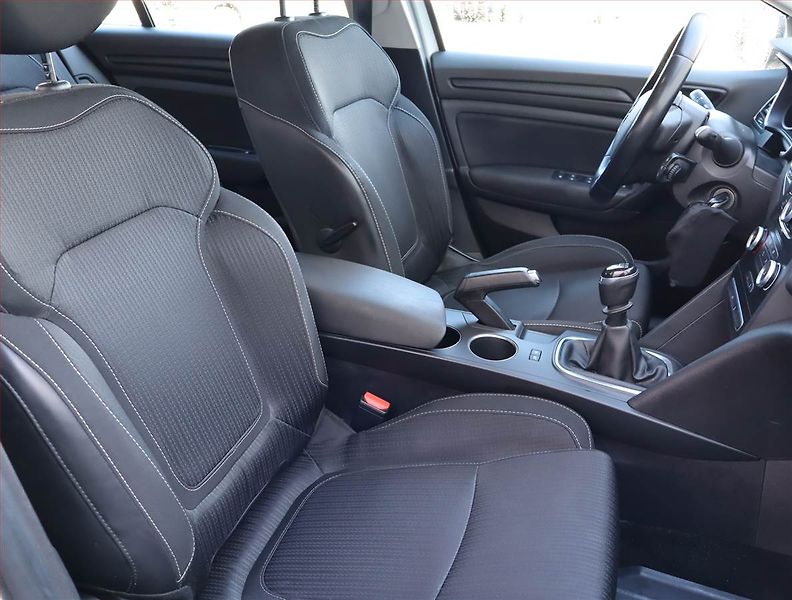 Renault Mégane (2017) 1.5 dCi, Tempomat - fotka 9 z 15