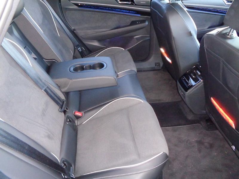 Volkswagen ID.7 Tourer Pro People  210 kW, 77 kWh - fotka 25 z 30