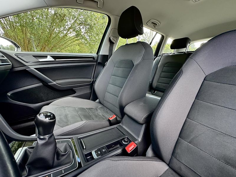 Volkswagen Golf Variant (2019) - fotka 15 z 28