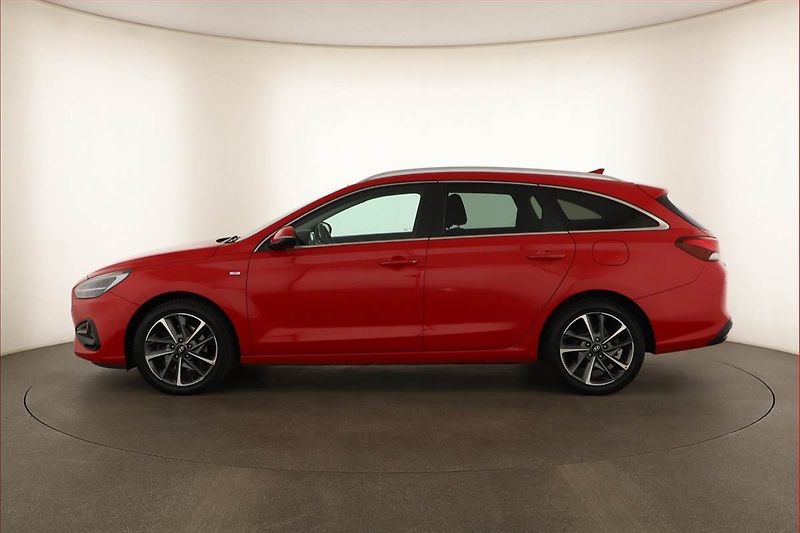 Hyundai i30 (2021) Smart 1.5 T-GDI MHEV, ČR,1.maj - fotka 3 z 14