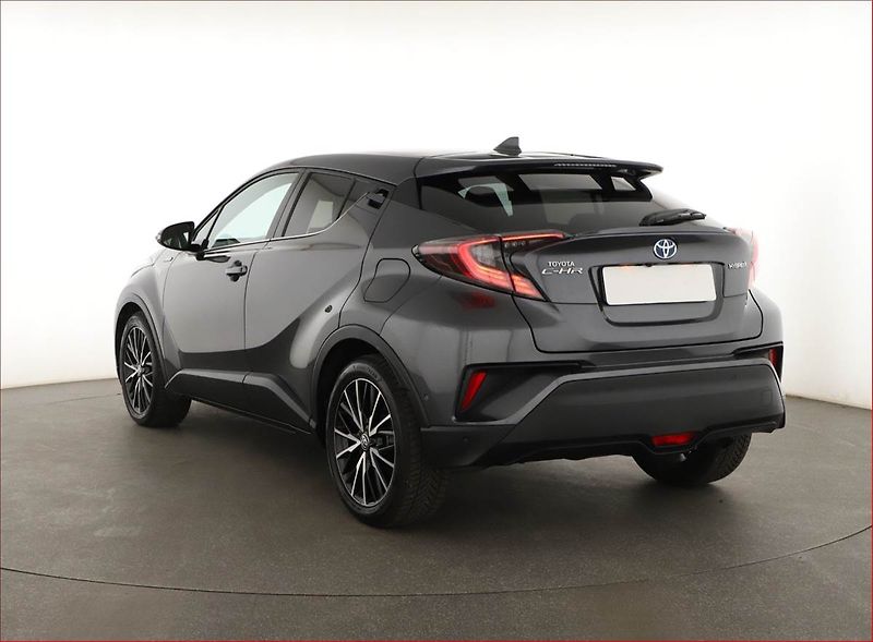 Toyota C-HR (2018) 1.8 Hybrid - fotka 4 z 18