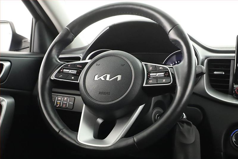 Kia Ceed (2024) Top 1.5 T-GDI - fotka 8 z 17