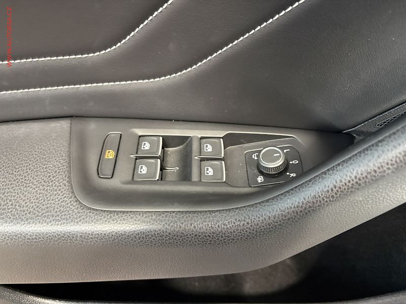 Volkswagen Passat (2020) 2.0 TDi, DSG, navi, LED - fotka 12 z 19