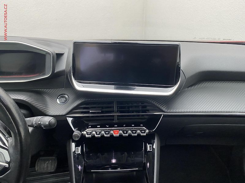 Peugeot 2008 (2019) 1.5 HDi, Allure, AT, LED - fotka 12 z 18