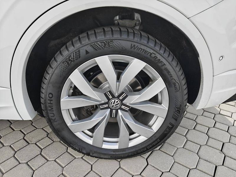 Volkswagen Touareg R-Line 8TT 4Motion 3,0TDI V6 - fotka 26 z 30