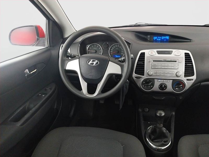 Hyundai i20 (2012) 1.2, ČR,1.maj - fotka 7 z 15