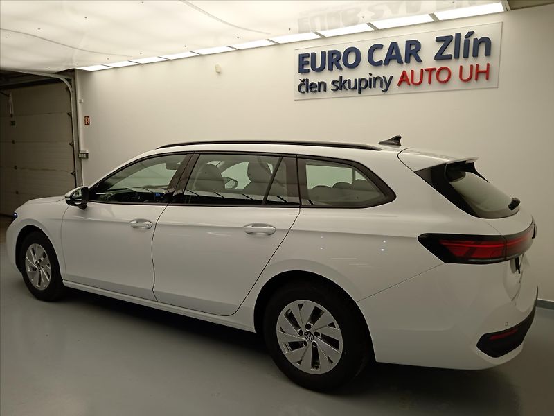 Volkswagen Passat (2026) 1,5 eTSI 110 kW mHEV - fotka 4 z 17