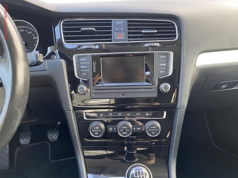 Volkswagen Golf (2014) 1.2 TSi, CUP, nez.topení - fotka 12 z 16