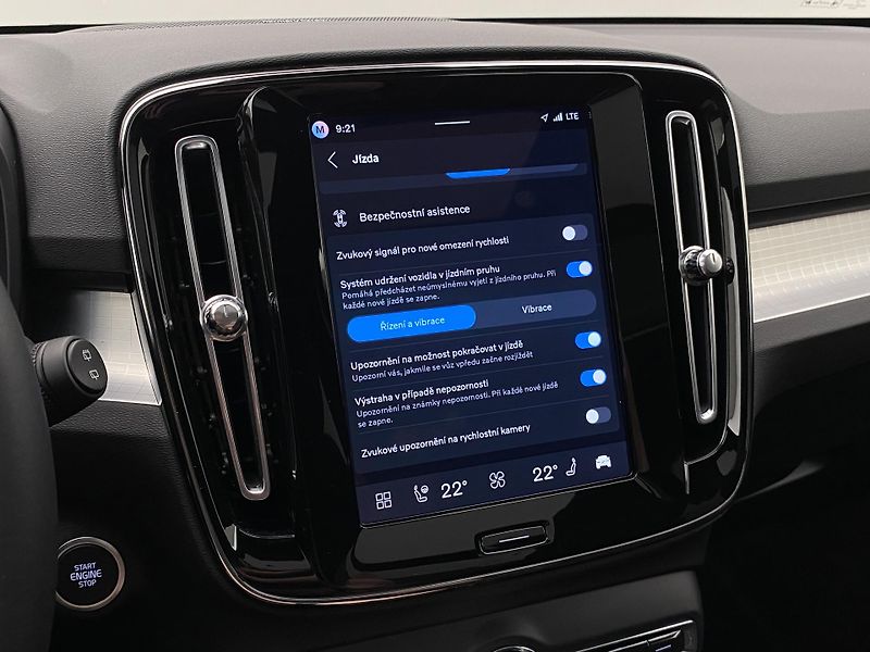 Volvo XC40 (2026) B3 AUT DARK ULTRA  - fotka 46 z 61