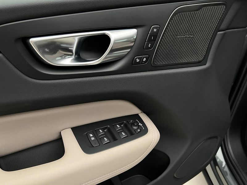 Volvo XC60 B5 AWD BRIGHT PLUS CZ 1. maj. - fotka 45 z 46