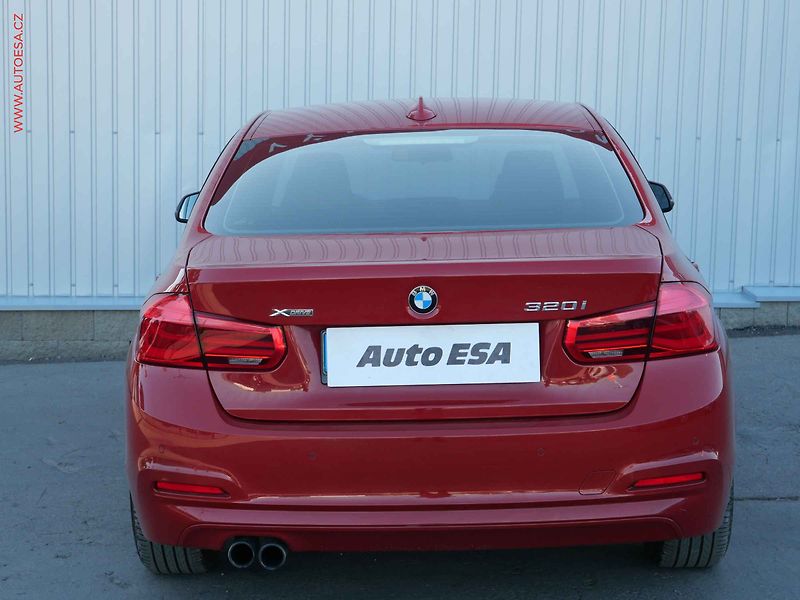 BMW Řada 3 (2018) 2.0T 320i xDrive, ČR, AT - fotka 5 z 25
