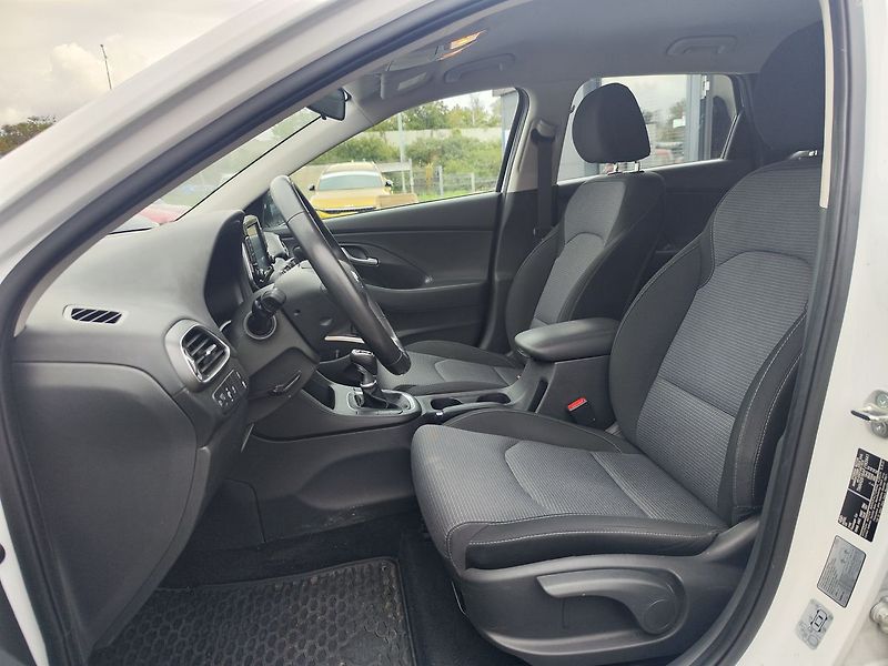 Hyundai i30 1.0 T-GDI/88kW Comfort - fotka 12 z 27