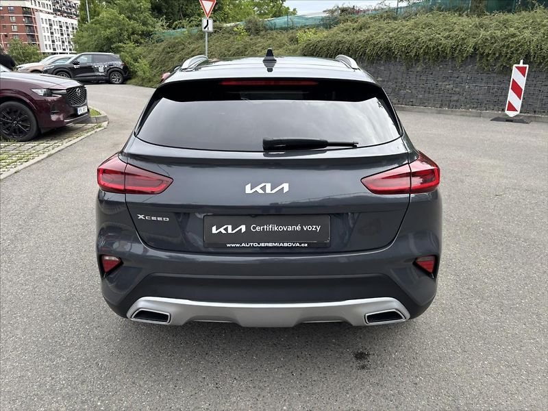 Kia XCeed 1,5 AT Black Edition ZÁRUKA - fotka 4 z 47