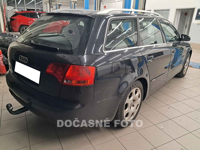 Audi A4 (2005) 2.0tdi, 2.maj - fotka 2 z 3