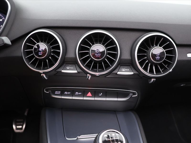 Audi TT 1,8 TSI 132kW S-Line 60'573km - fotka 24 z 37