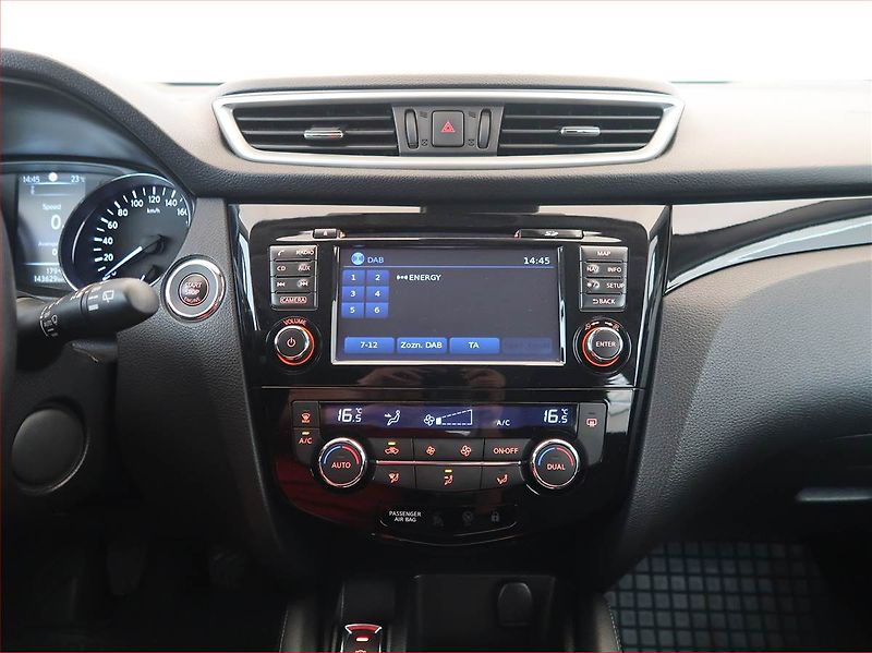 Nissan Qashqai (2016) 1.2 DIG-T, Serv.kniha, Navi - fotka 12 z 15