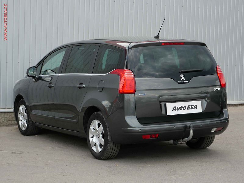 Peugeot 5008 (2015) 2.0 HDi, AC, navi, park.asist - fotka 6 z 23
