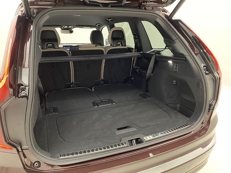 Volvo XC90 (2026) B5 AWD AUT CORE 7míst - fotka 5 z 56