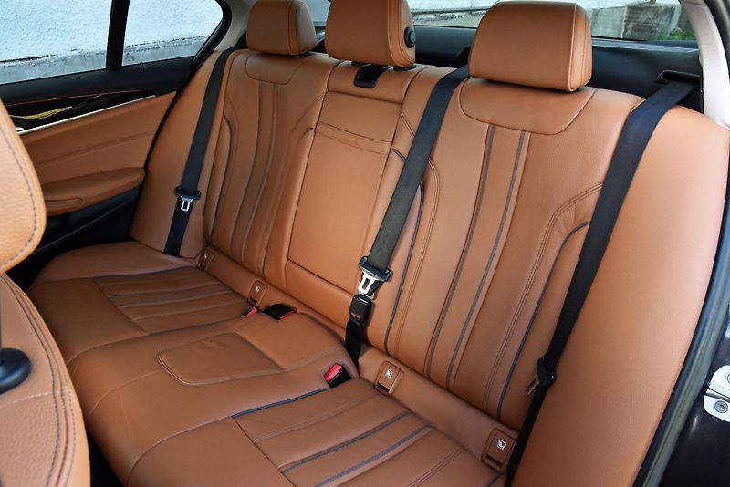 BMW Řada 5 530i xDrive LUXURY LINE,LED,ČR - fotka 40 z 50