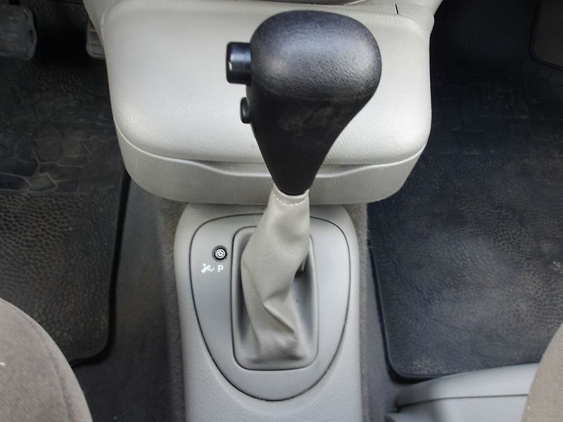 Renault Scénic 1,9DCi AUTOMAT !!! Serv.kn! - fotka 11 z 26
