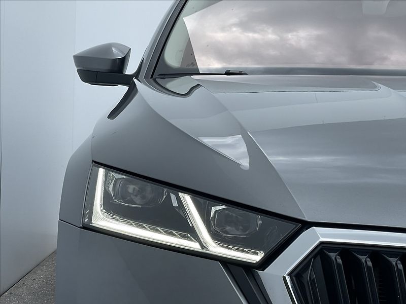 Škoda Octavia 2,0 TDI DSG Combi Style TAŽNÉ - fotka 21 z 23